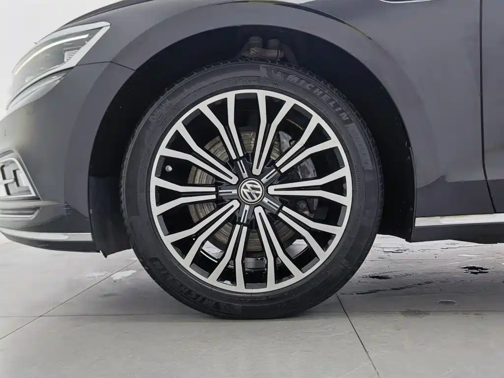 Volkswagen Phideon 2019 — фото 17