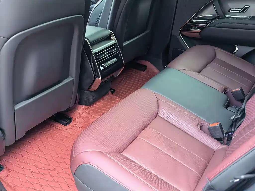 Land Rover Range Rover Sport 2023 — фото 10