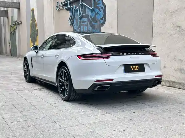 Porsche Panamera 2018