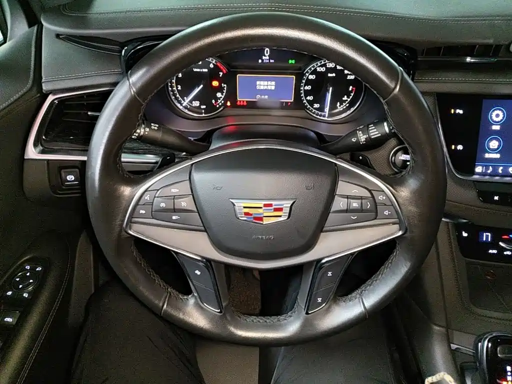 Cadillac XT5 2021 — фото 11