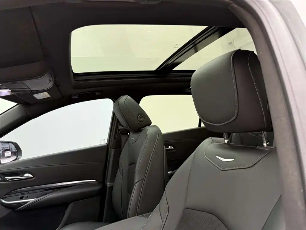 Cadillac XT4 2018 — фото 16