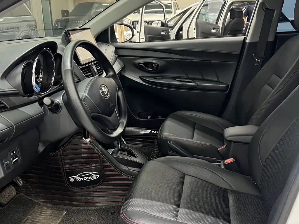 Toyota Yaris L 2020