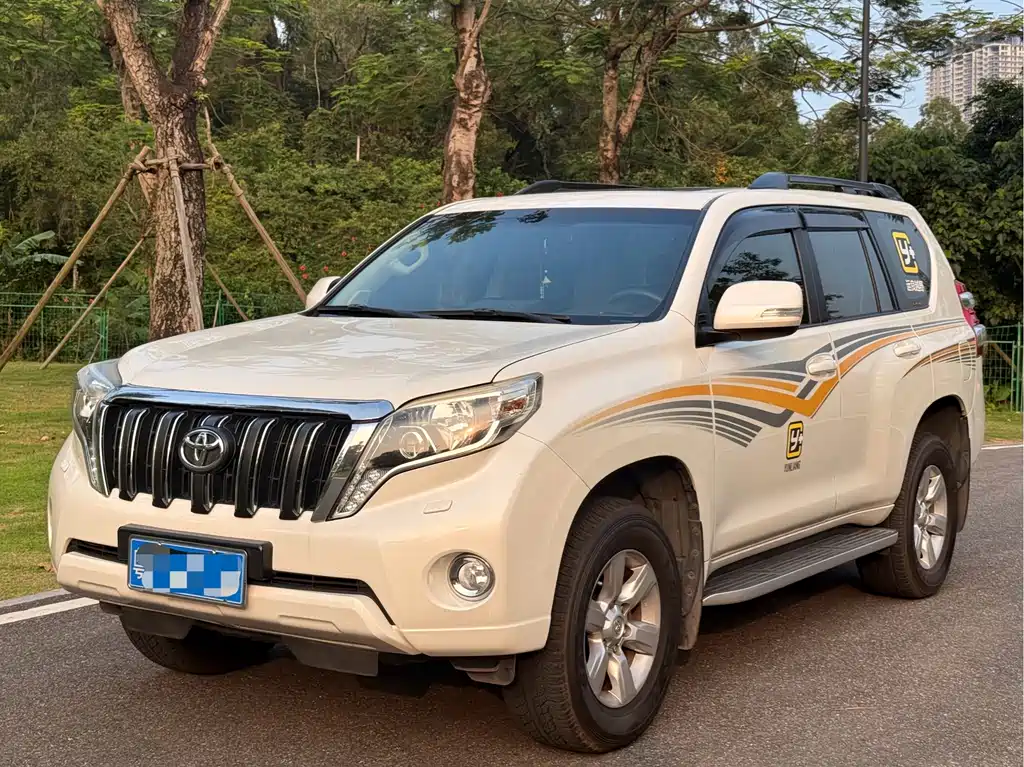 Toyota Prado 2015 — фото 1