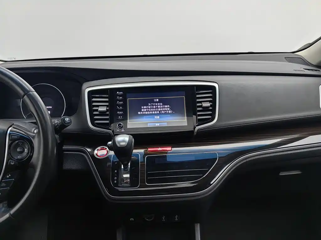 Honda Odyssey 2019 — фото 12