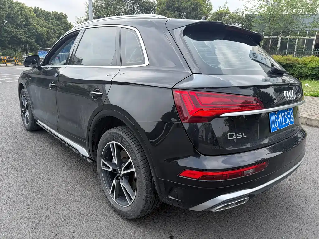 Audi Q5L 2023 — фото 5