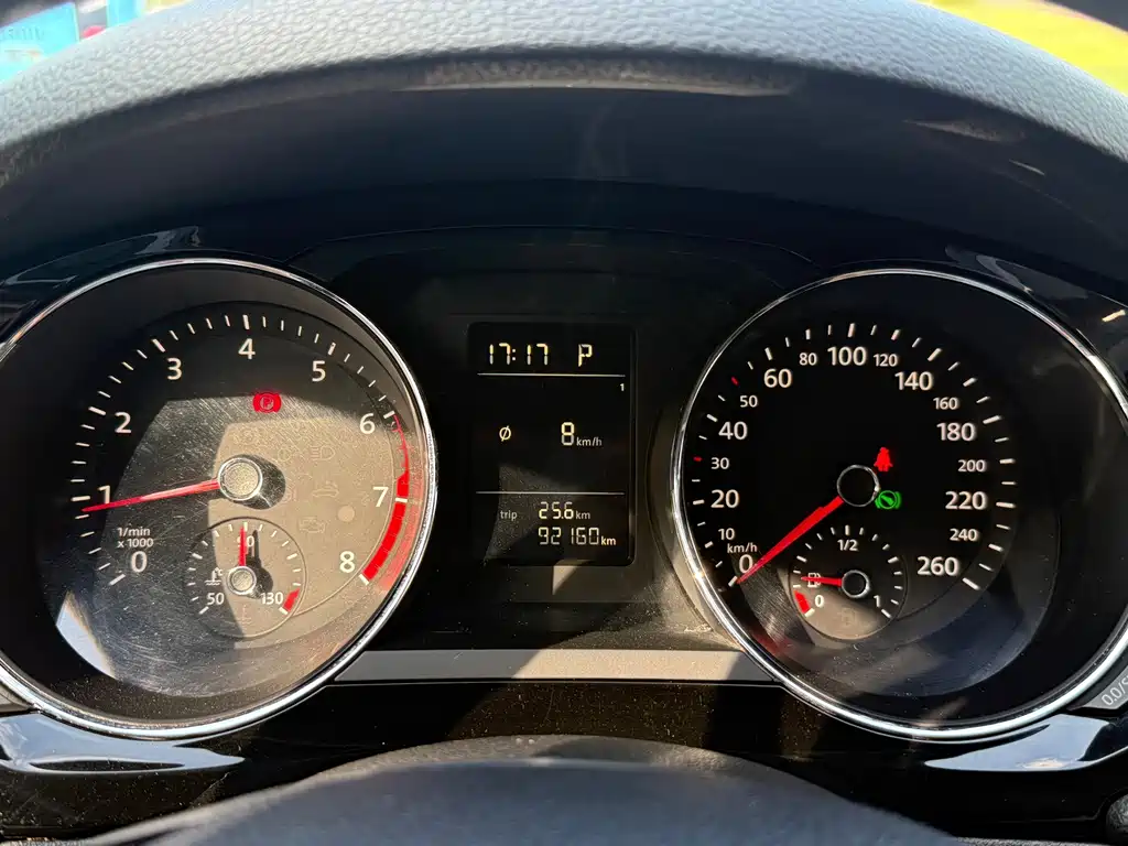 Volkswagen Sagitar 2016