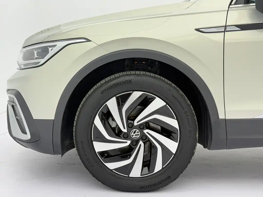 Volkswagen Tiguan L 2023 — фото 24