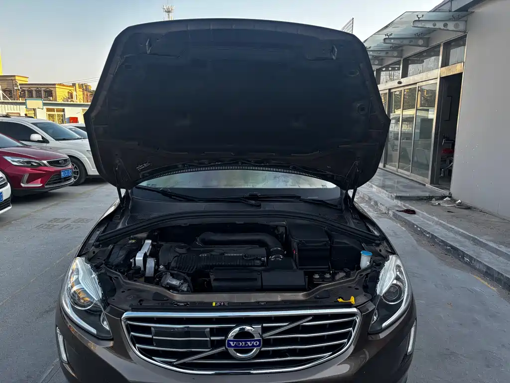 Volvo XC60 2016 — фото 16
