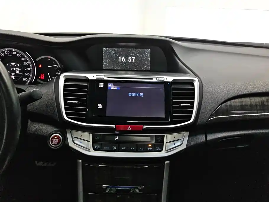 Honda Accord 2015 — фото 13