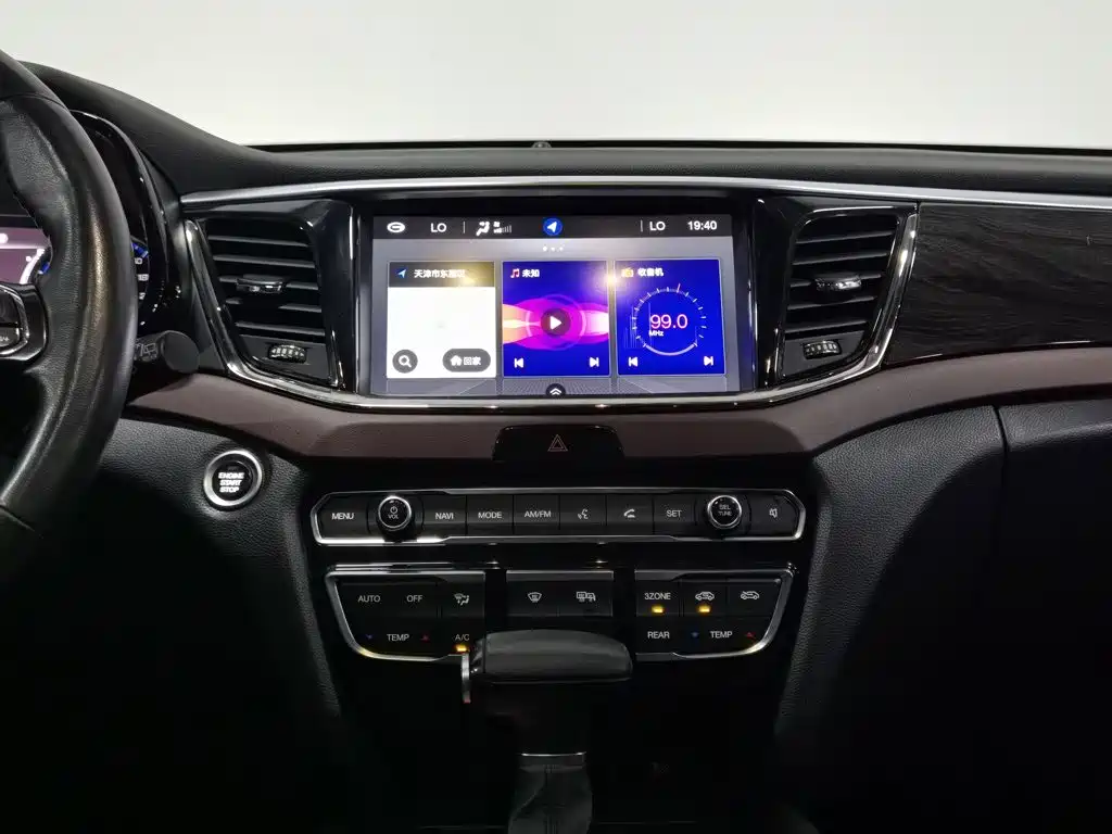 GAC Trumpchi GS8 2018 — фото 12