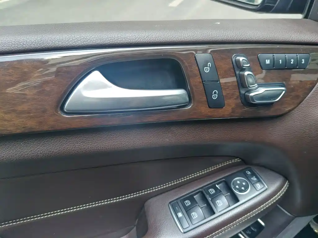 Mercedes-Benz GLS 2018 — фото 17