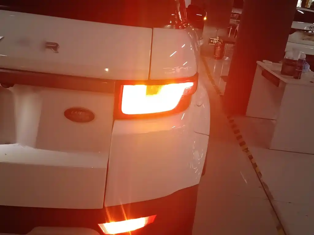Land Rover Evoque 2018 — фото 24