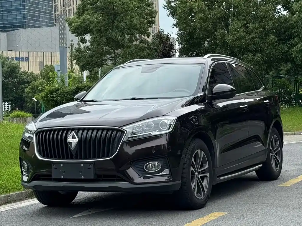 Borgward BX7 2017 — фото 1