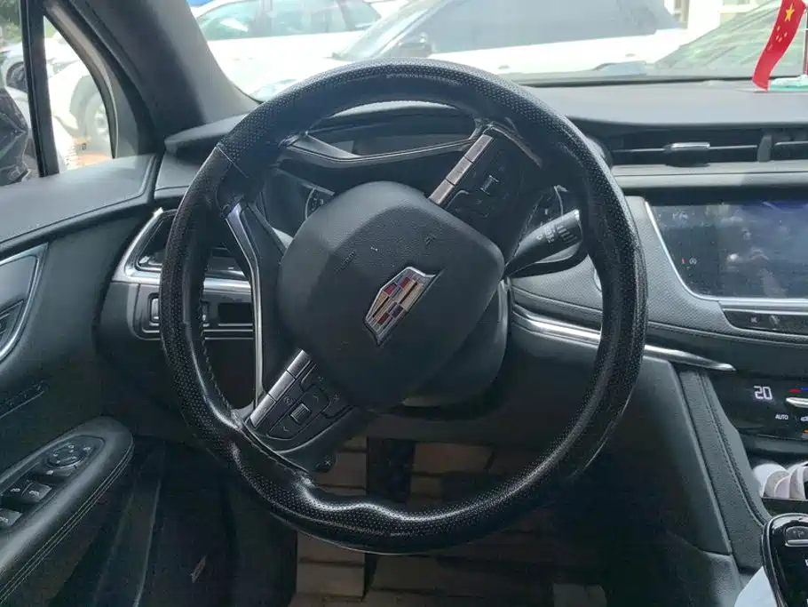 Cadillac XT6 2021 — фото 15