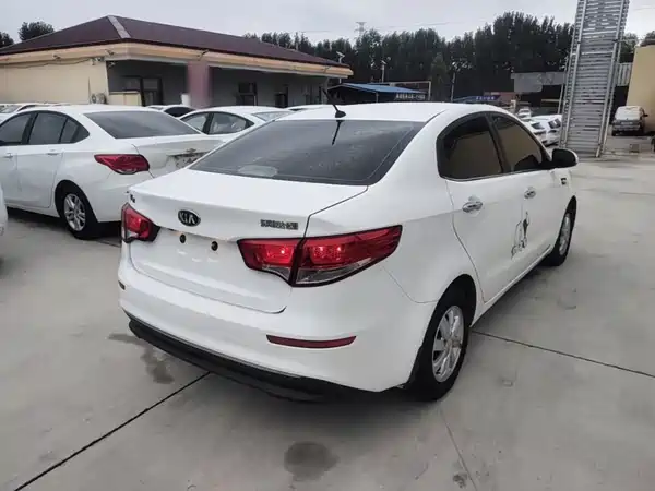 Kia K2 2015
