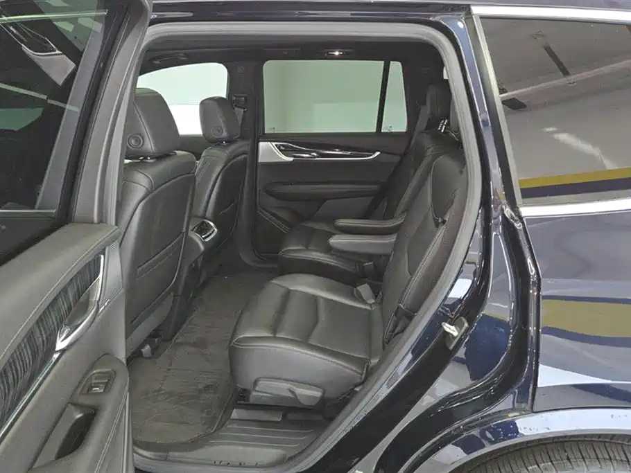 Cadillac XT6 2022 — фото 11