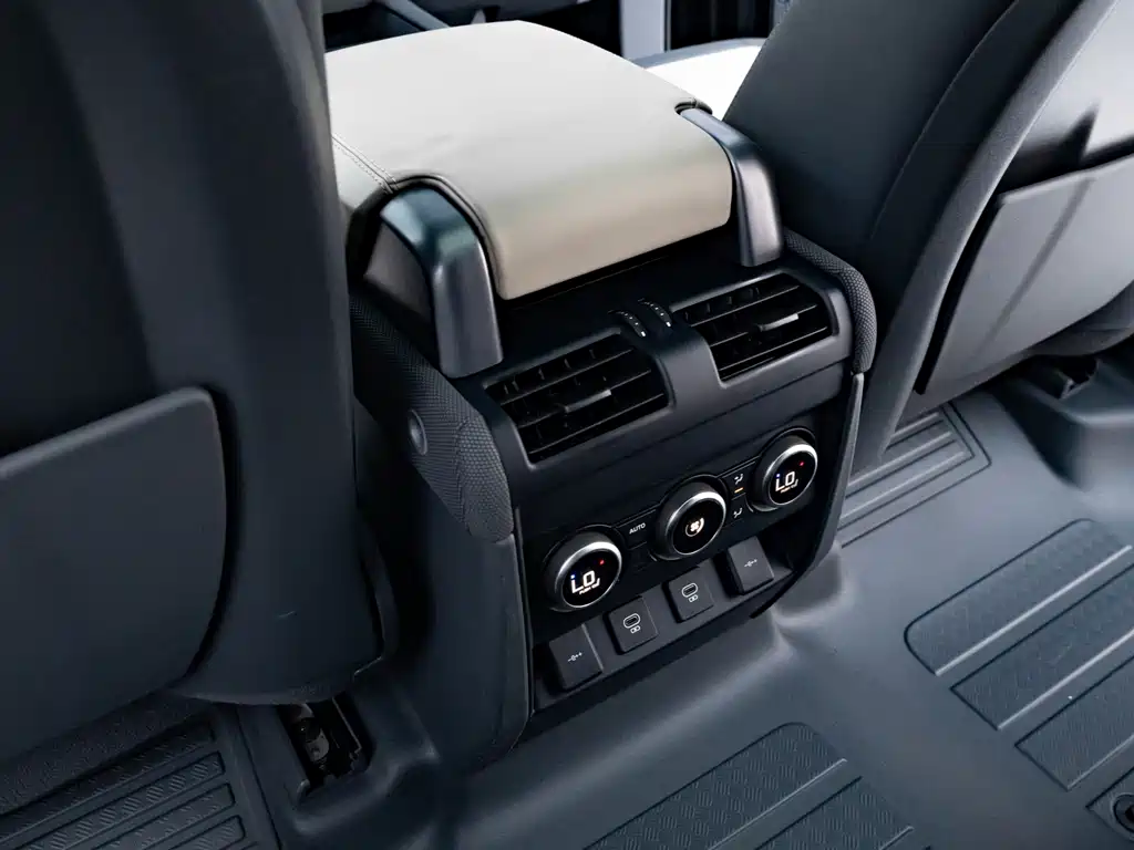 Land Rover Defender 2022 — фото 13