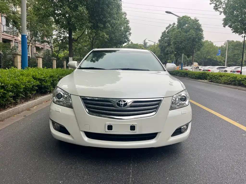 Toyota Camry 2008 — фото 2