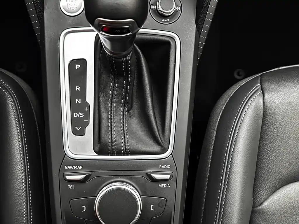 Audi Q2L 2022 — фото 13
