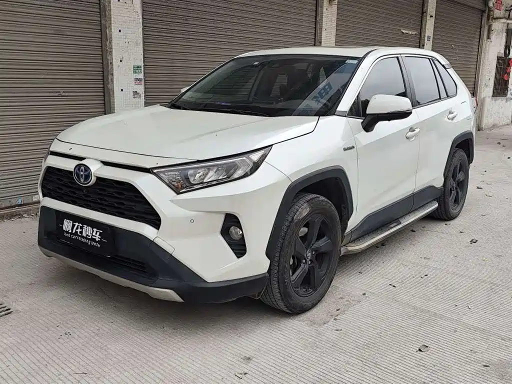 Toyota RAV4 2022 — фото 1