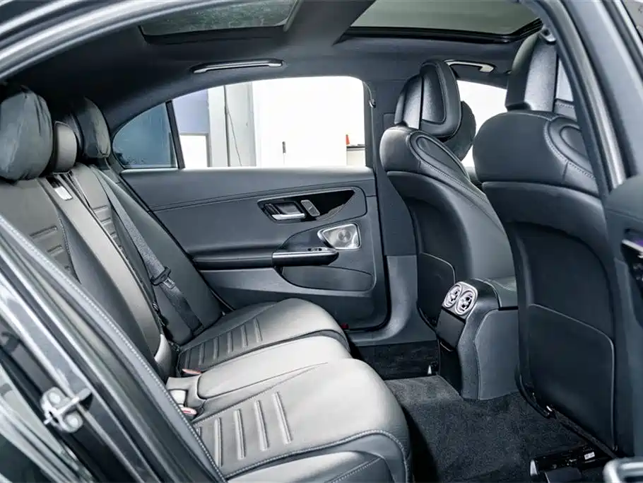 Mercedes-Benz C-Class 2024 — фото 19