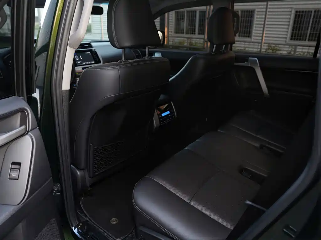 Toyota Prado 2018 — фото 11