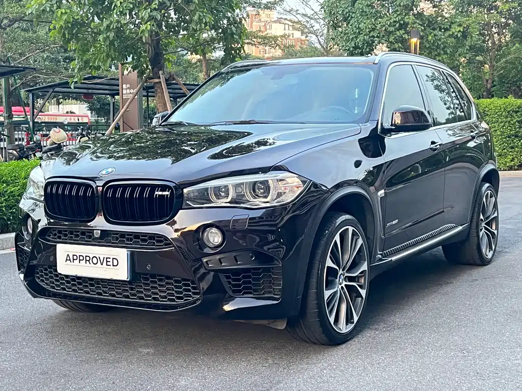BMW X5 2018 — фото 1