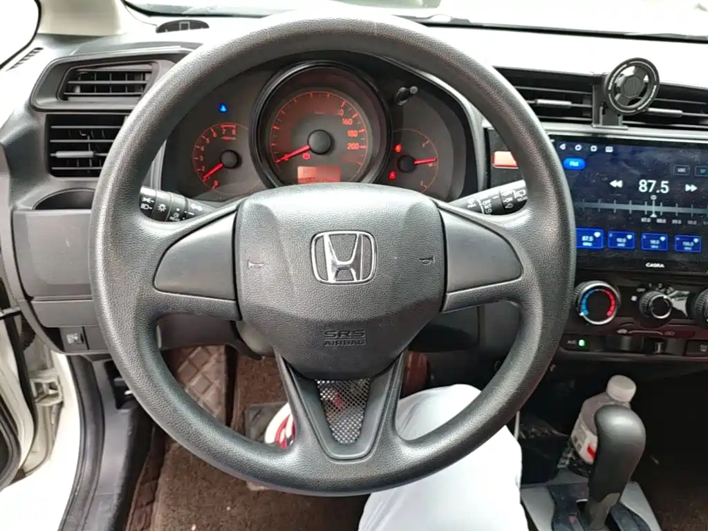 Honda Fit 2016 — фото 11