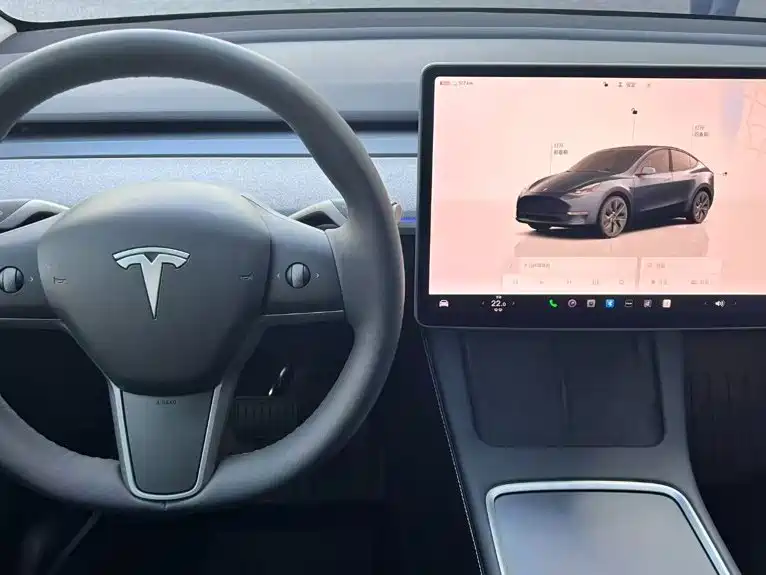 Tesla Model Y 2024 — фото 9
