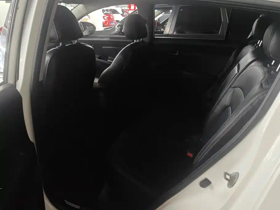 Kia Sportage 2012 — фото 11