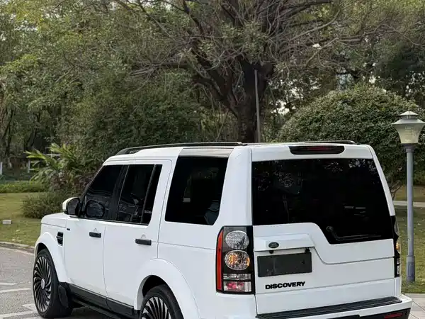 Land Rover Discovery 2012