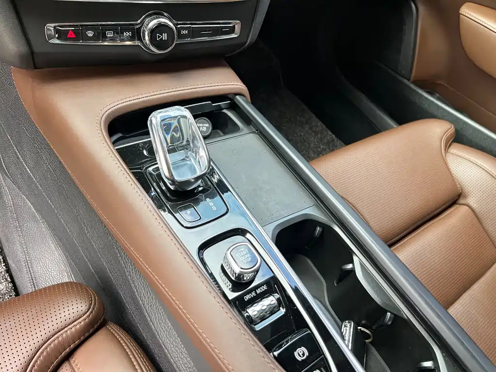 Volvo S90 2020 — фото 13