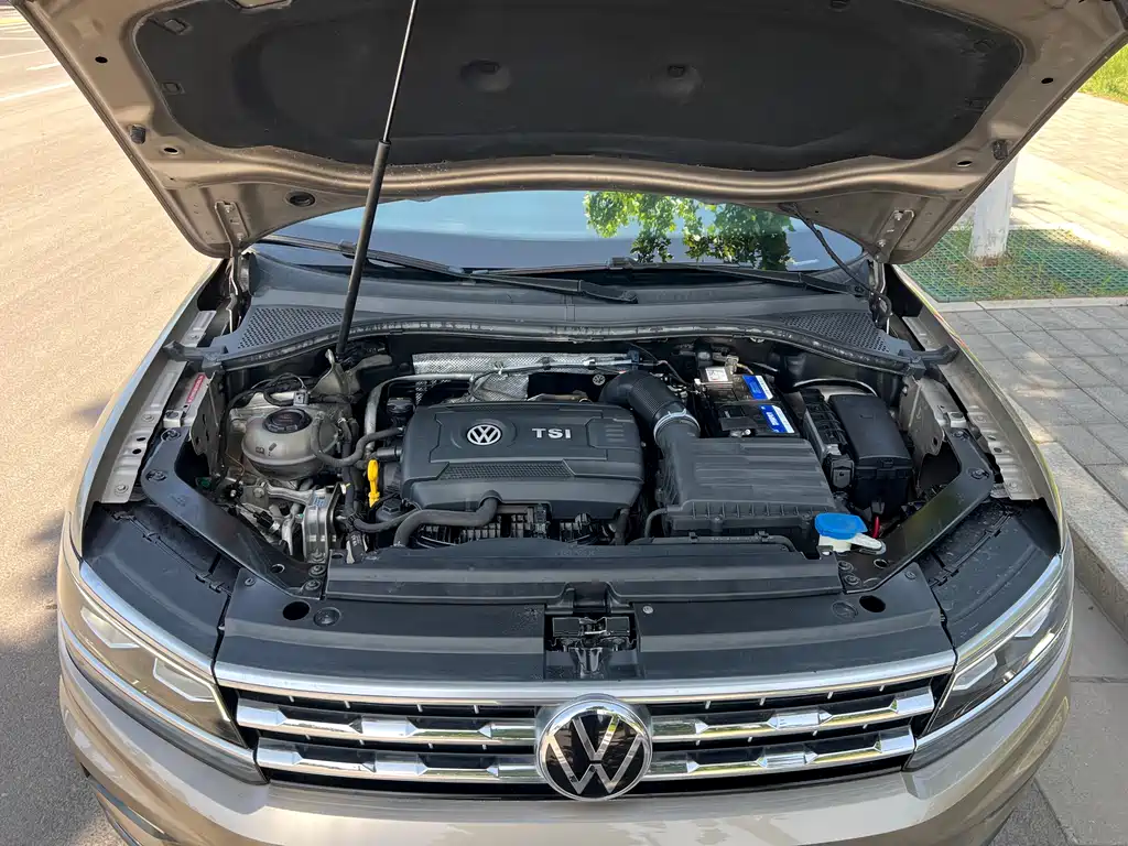 Volkswagen Tiguan L 2017 — фото 22