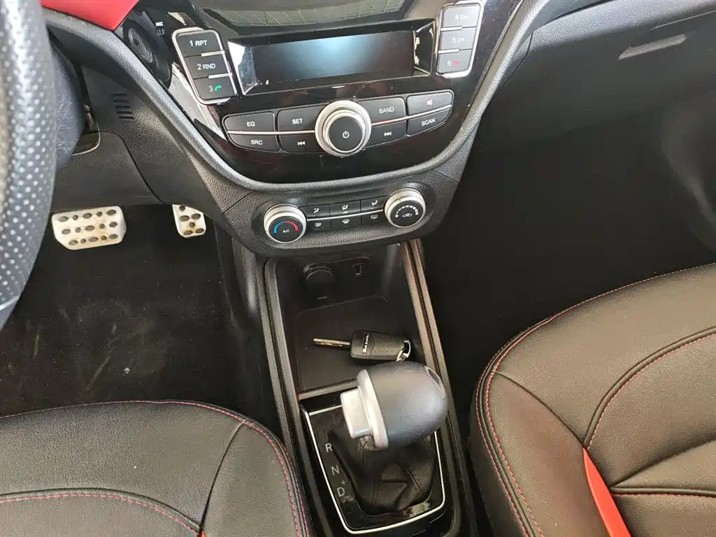 Haval H1 2017 — фото 10