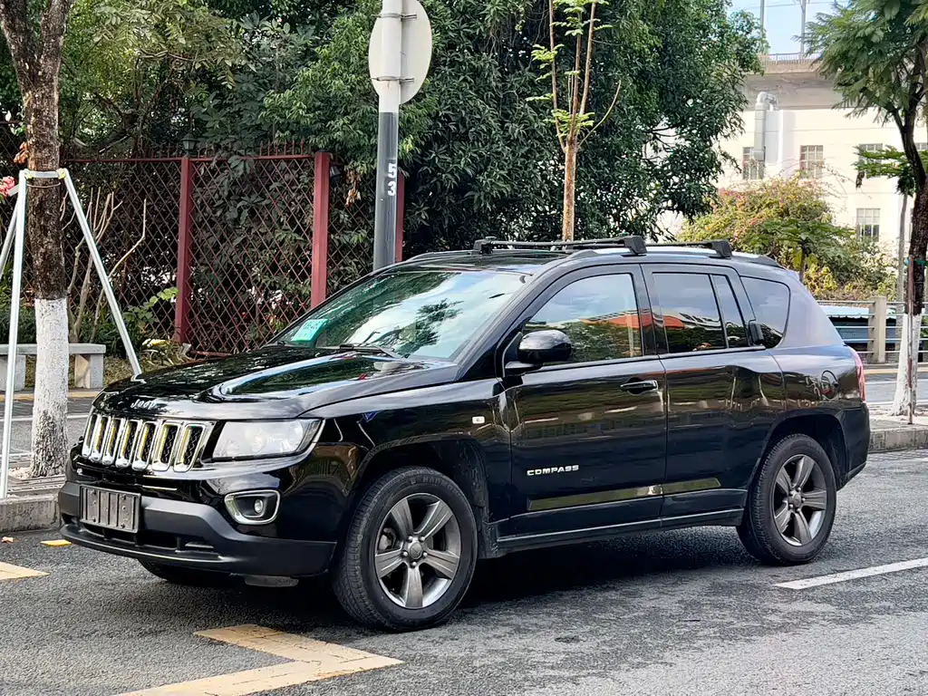 Jeep Compass 2014 — фото 1
