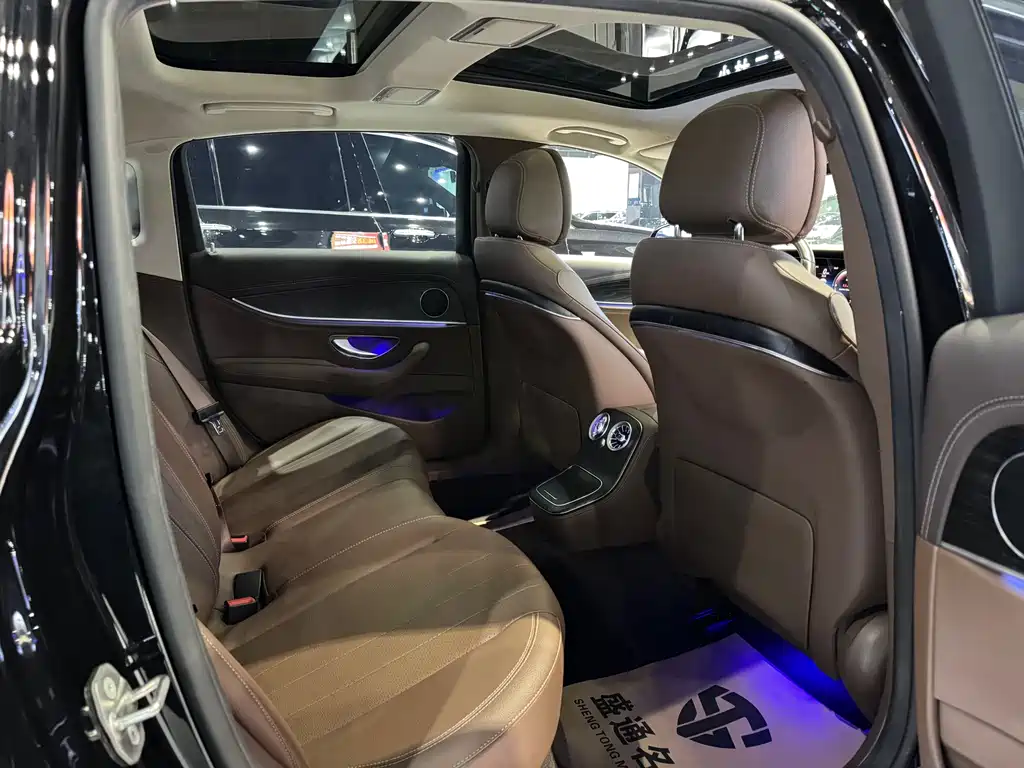 Mercedes-Benz E-Class 2022 — фото 14
