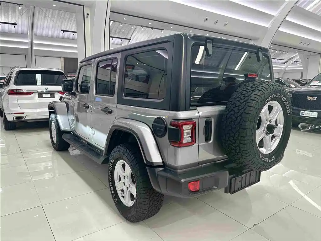 Jeep Wrangler 2020 — фото 16