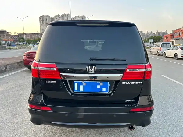 Honda Elysion 2015