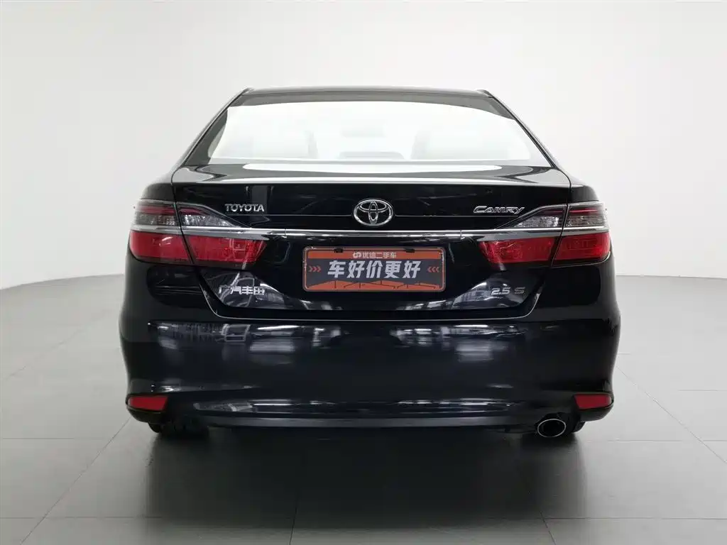 Toyota Camry 2017 — фото 4