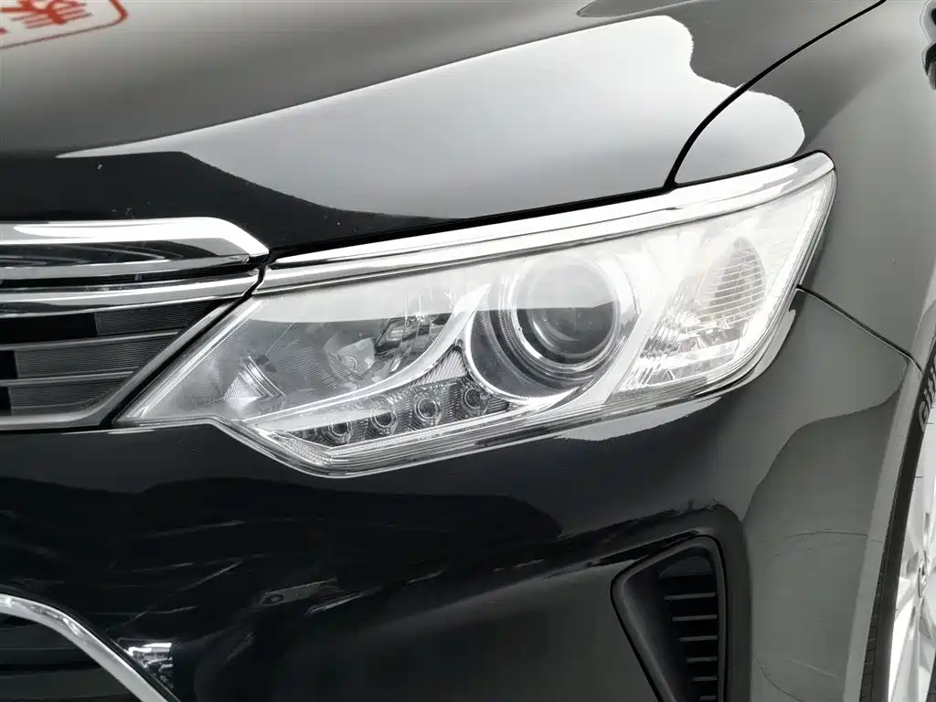 Toyota Camry 2017 — фото 7