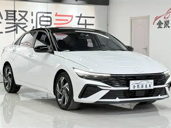 Hyundai Elantra 2023