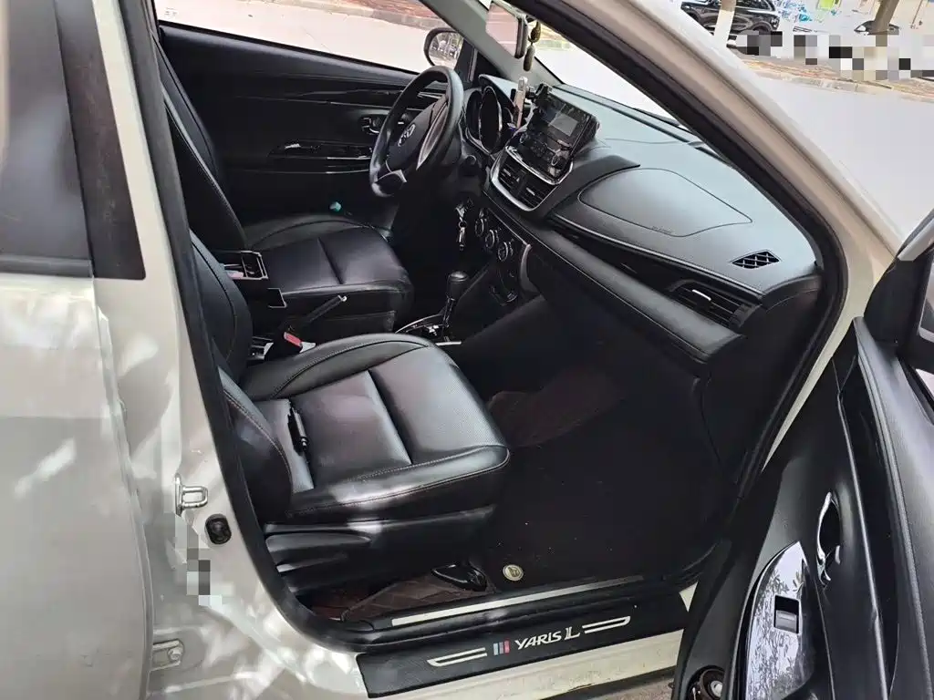 Toyota Yaris L 2021 — фото 19