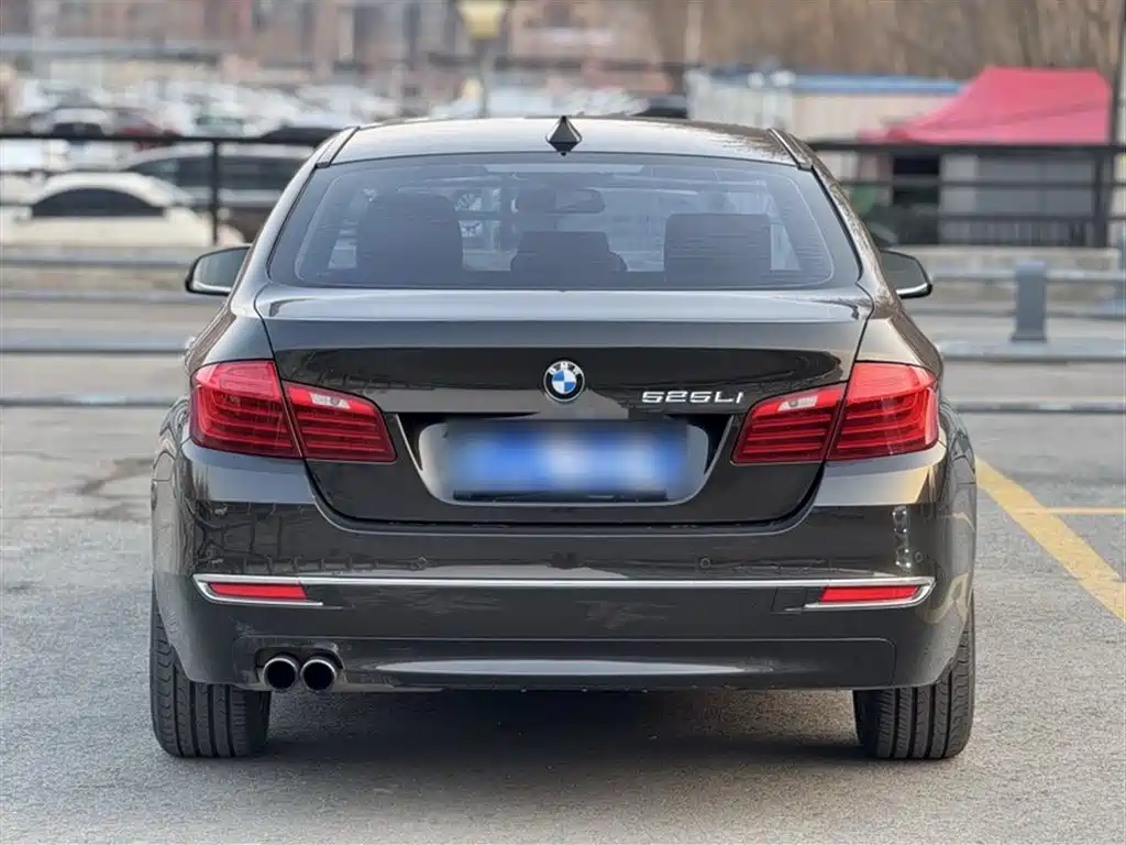 BMW 5 Series 2016 — фото 22