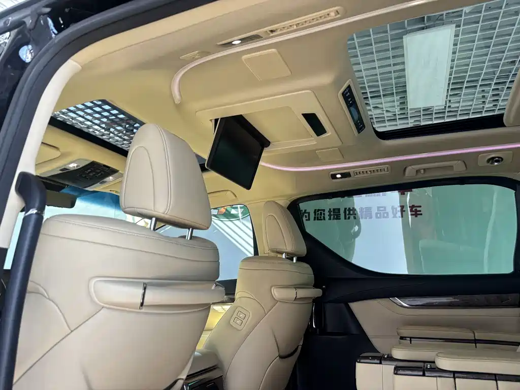 Toyota Alphard 2023 — фото 25