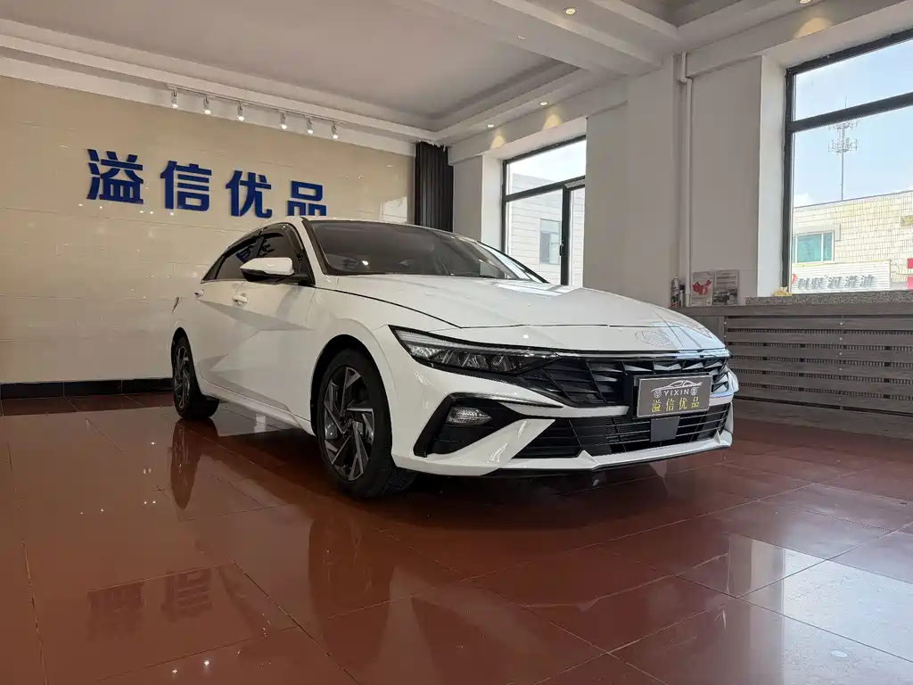 Hyundai Elantra 2023