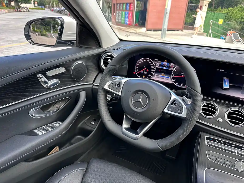 Mercedes-Benz E-Class 2018 — фото 12