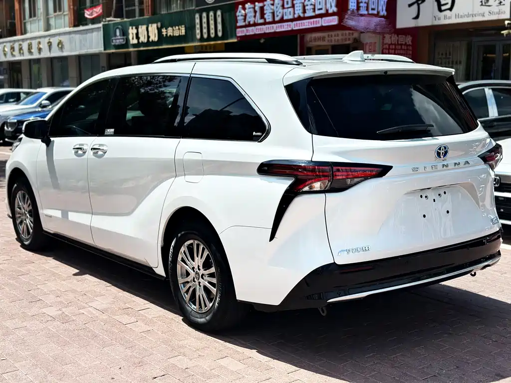 Toyota Sienna 2023