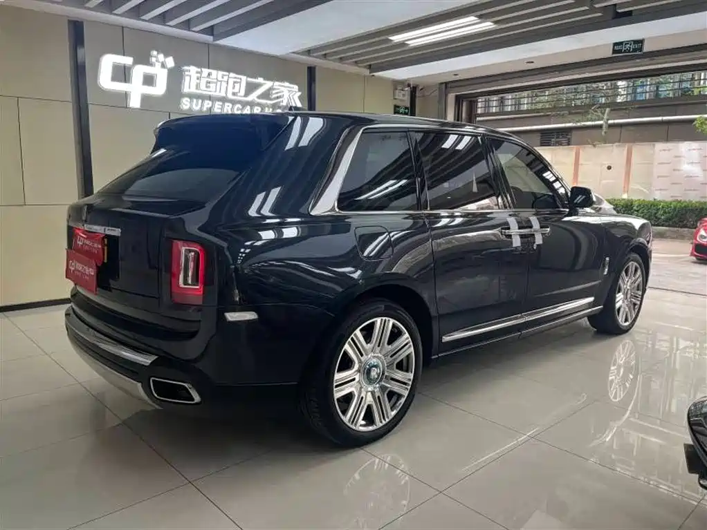 Rolls-Royce Cullinan 2020 — фото 10