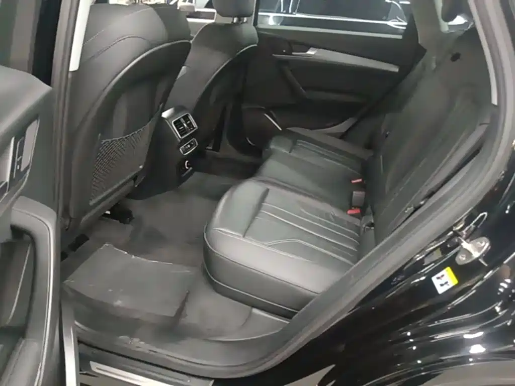 Audi Q5L 2022 — фото 17