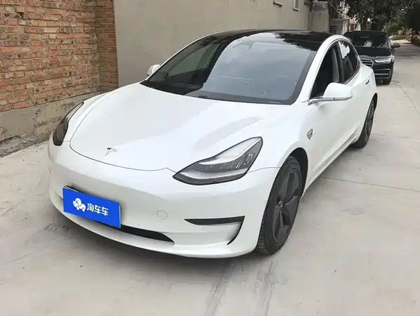 Tesla Model 3 2020